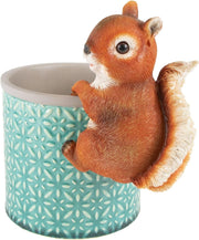 Red Squirrel Garden Ornament Outdoor - Cute Plant Pot Hanger Animal with Lifelike Detail for Decoration - 15Cm - Weatherproof and UV Resistant Resin Figurine Statue